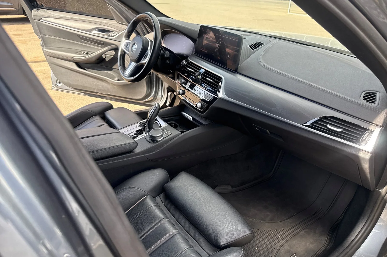 Used 2022 Blue BMW 530i image 12