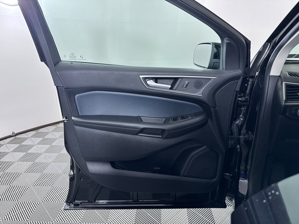 Used 2024 Agate Black Metallic Ford SEL image 25