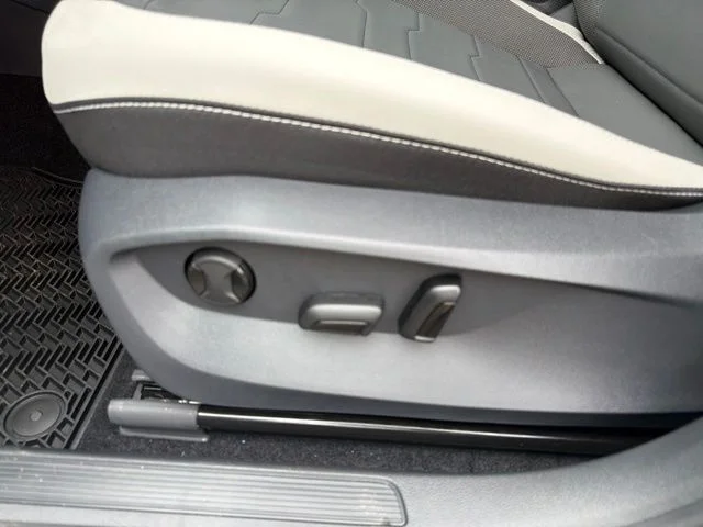New 2026 White Volkswagen 1.5T SE image 14