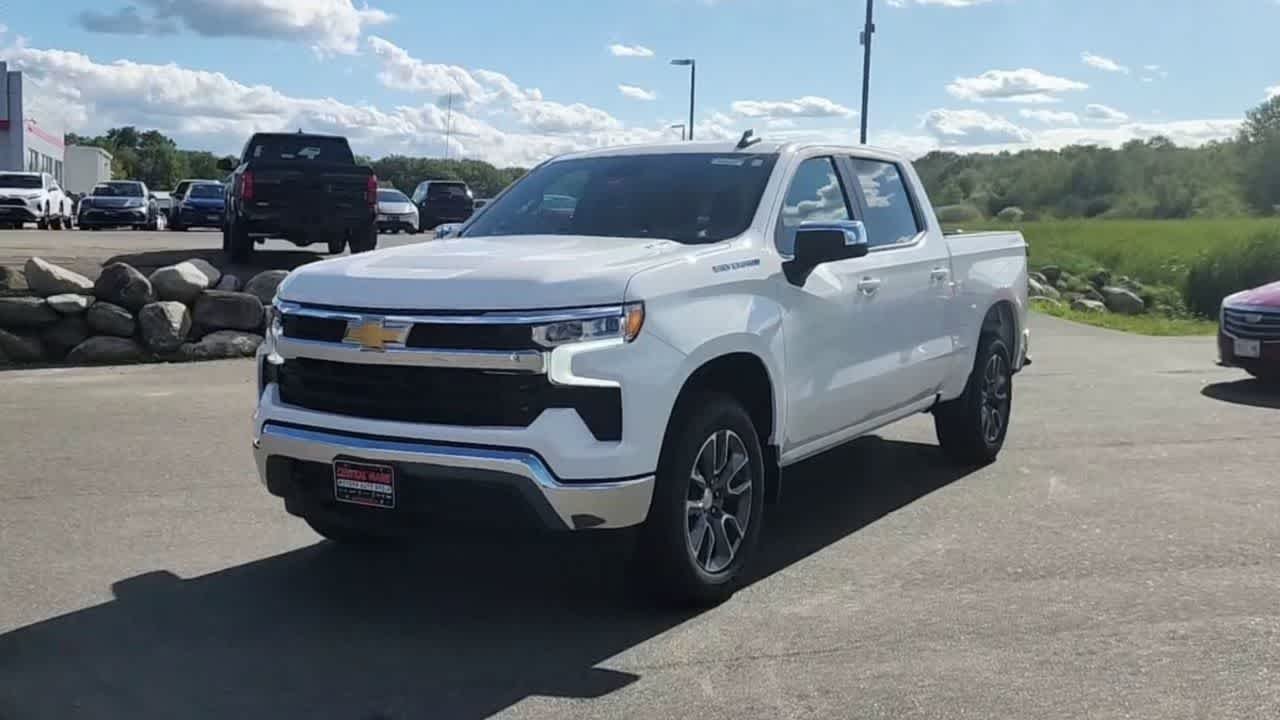 New 2026 Summit White Chevrolet LT (2FL) image 8