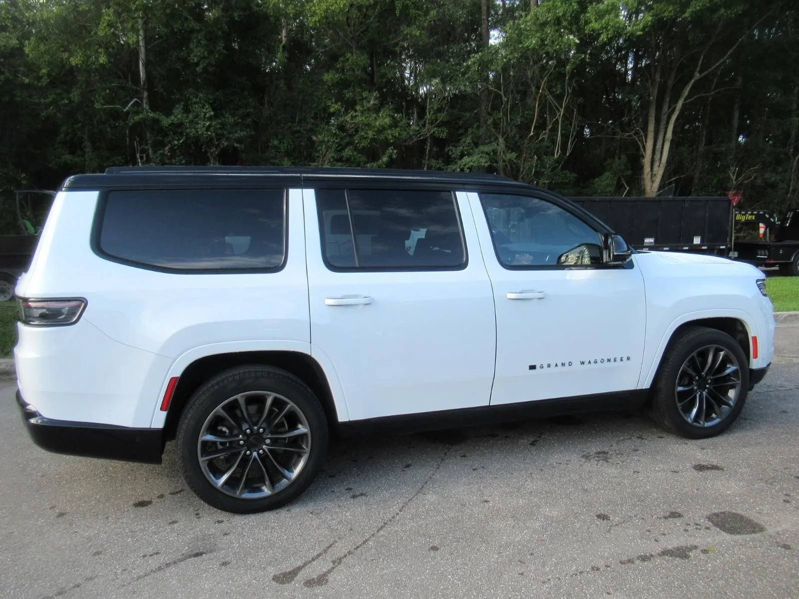 Used 2025 White Jeep Series III image 2