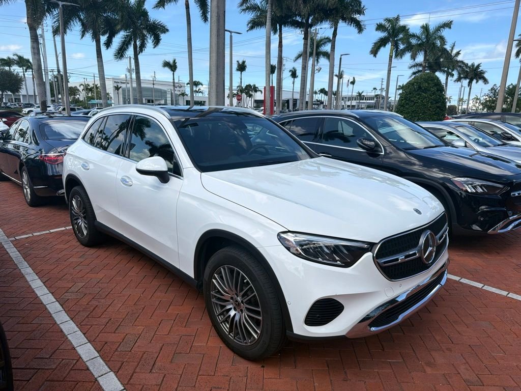 2025 Mercedes-Benz GLC GLC 300 4MATIC's photo