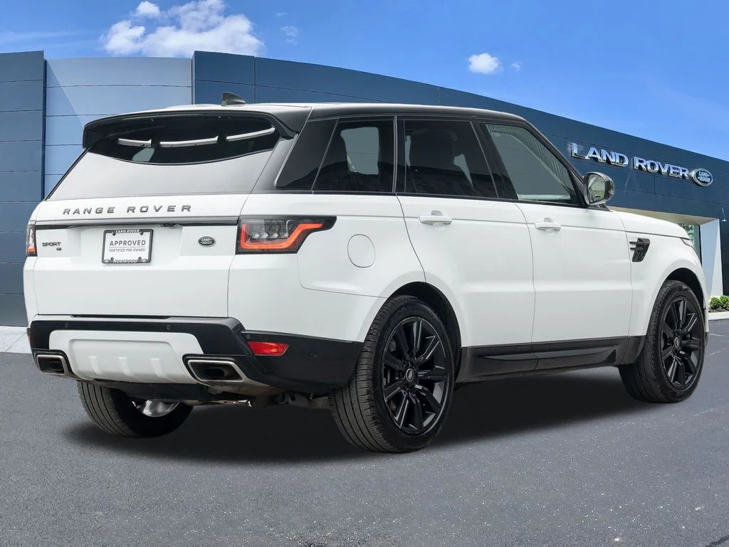 Used 2022 White Land Rover HSE Silver Edition image 4
