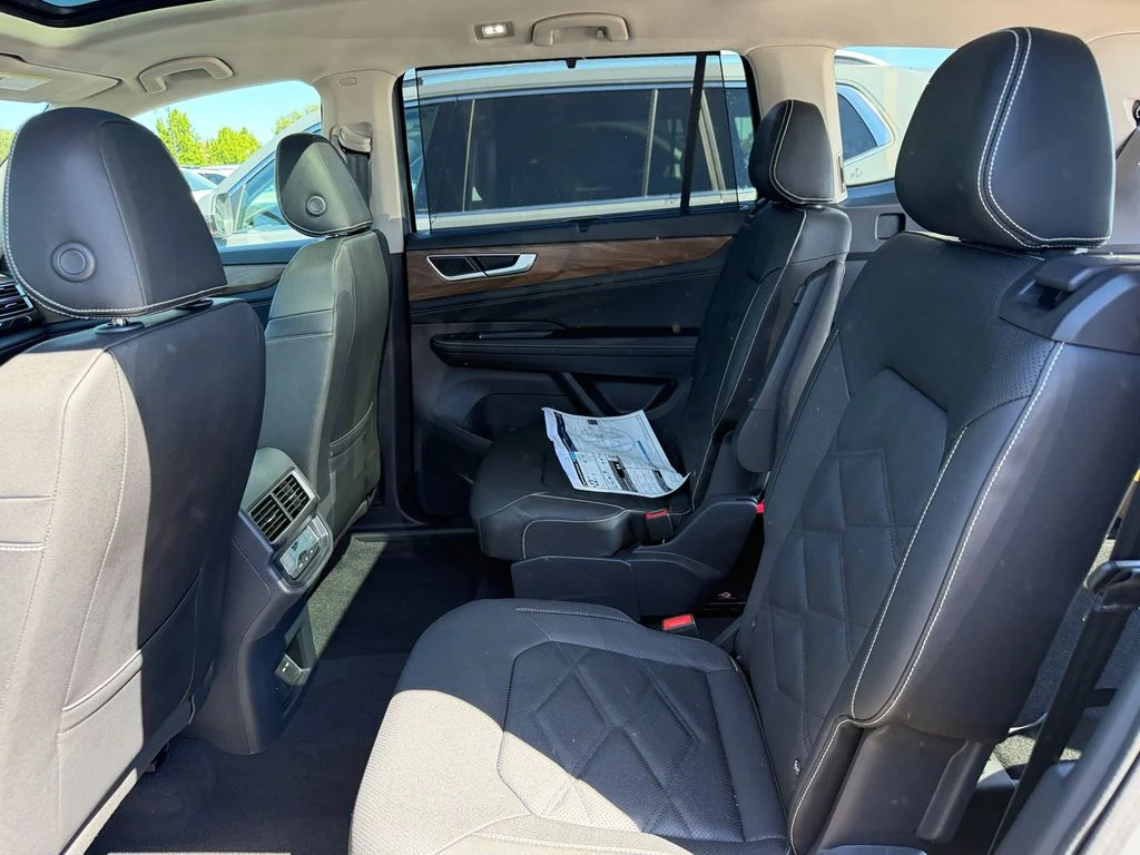 New 2026 Pure Gray Volkswagen 2.0T SE w/Technology image 25