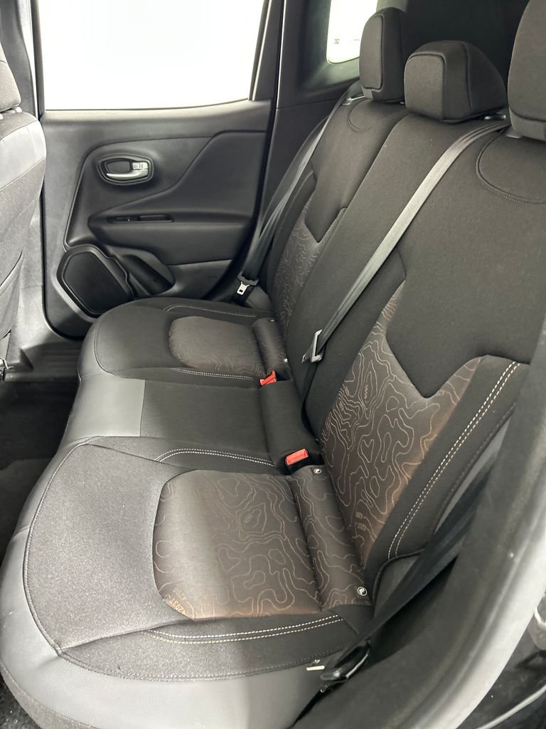 Used 2023 Black Jeep Latitude image 17