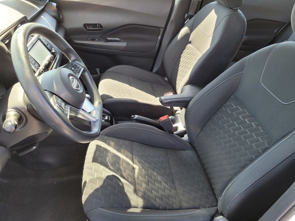 Used 2022 White Nissan S image 16