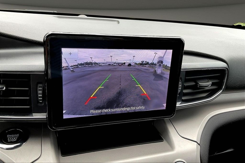 Used 2024 White Ford XLT image 17