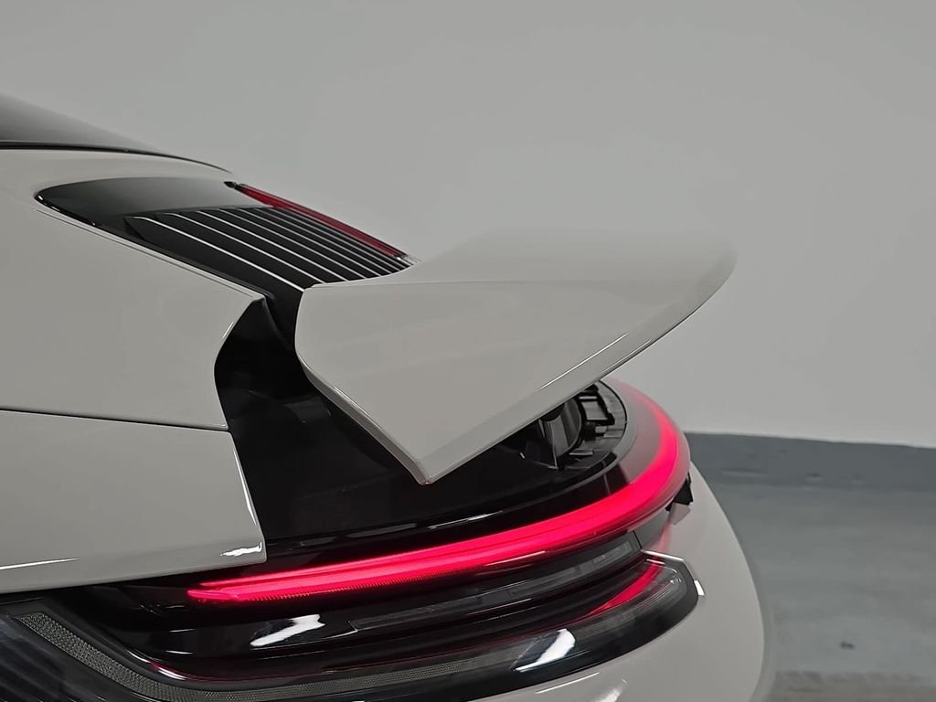 Used 2021  Porsche Targa 4S image 31