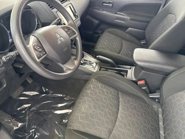 Used 2023  Mitsubishi 2.0 SE image 20