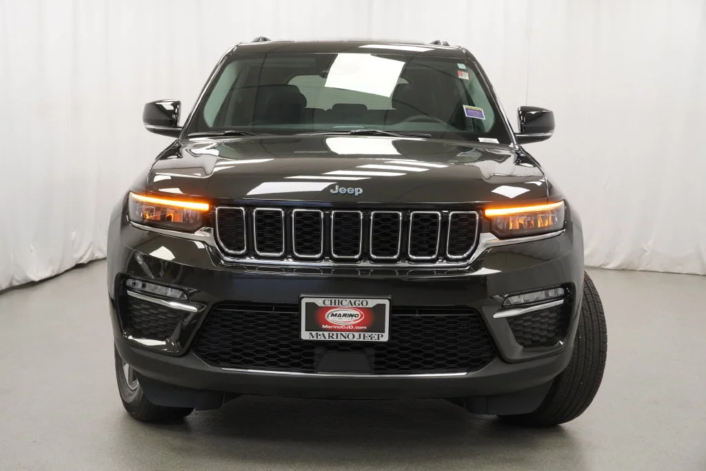 Used 2023  Jeep 4xe image 11