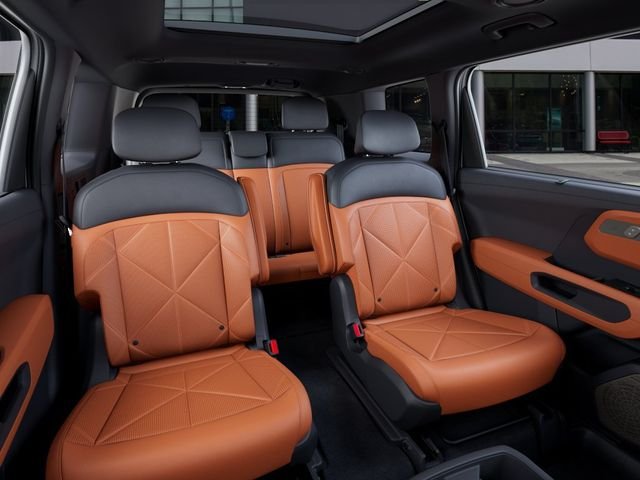 New 2027 Glacial White Pearl Kia SX image 16