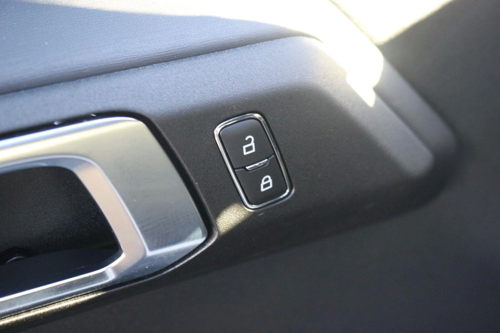 Used 2024 Oxford White Ford Badlands image 13