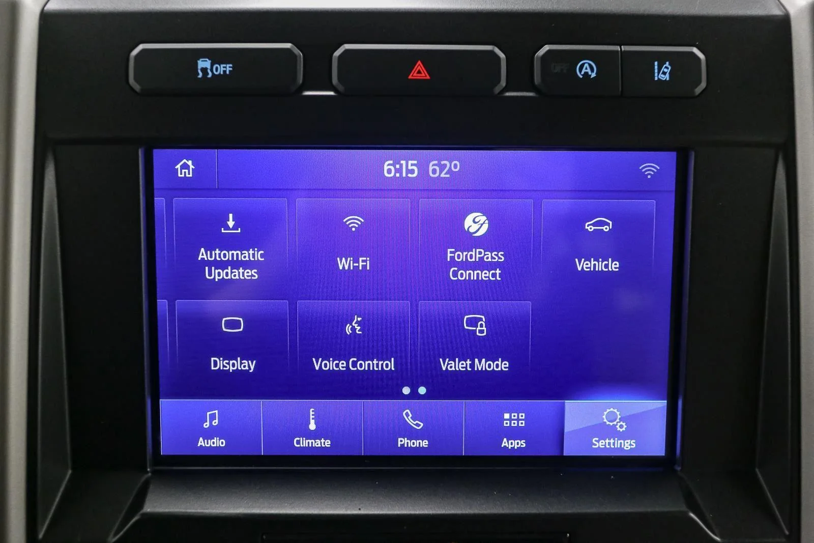 Used 2020 Silver Spruce Ford LARIAT image 26