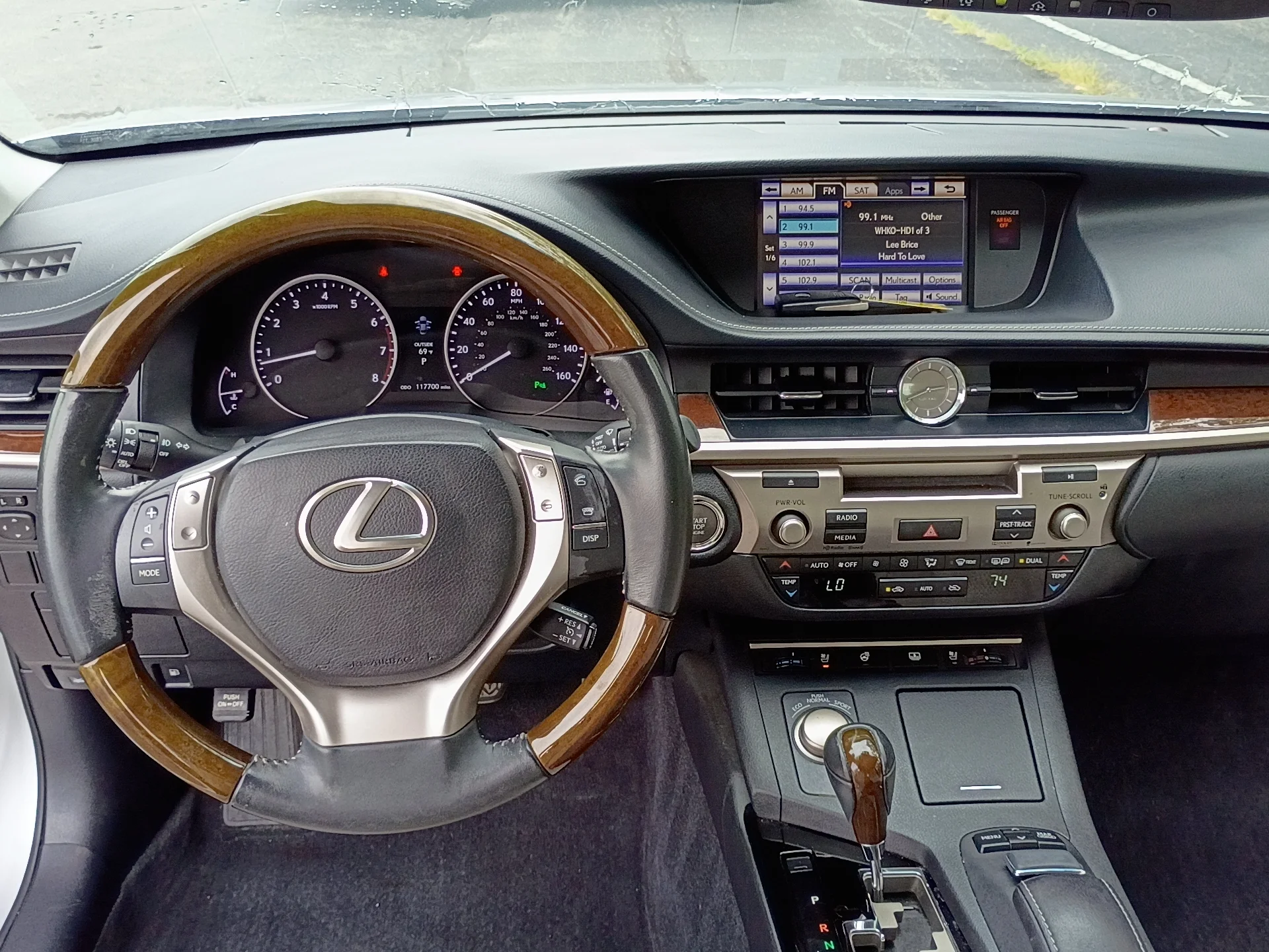 Used 2014 Silver Lining Metallic Lexus Base image 12