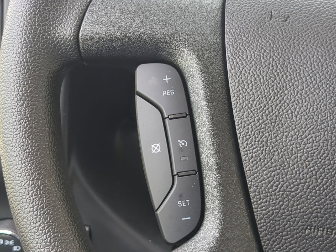 2025 GMC Savana Cargo Work Van - Photo 31
