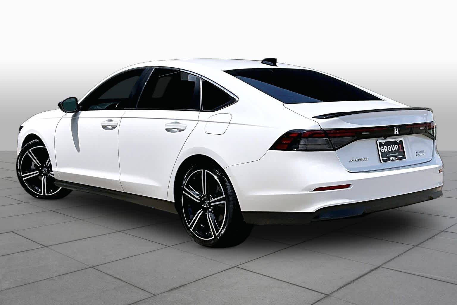 Used 2023 Platinum White Pearl Honda Sport image 22
