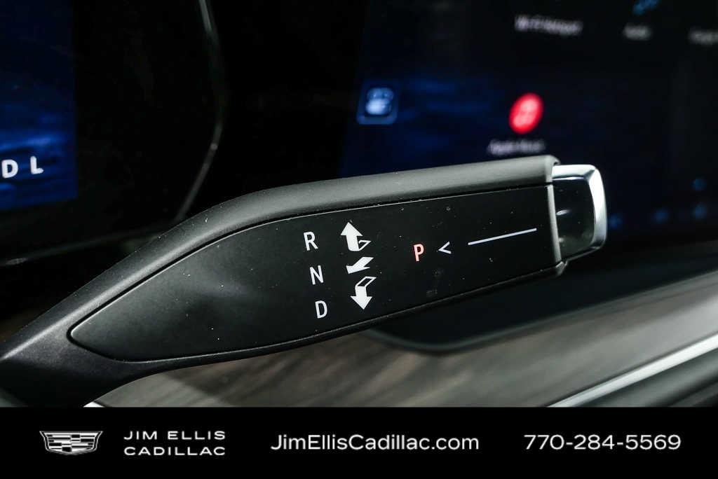 Used 2025 Summit White Chevrolet LT image 17