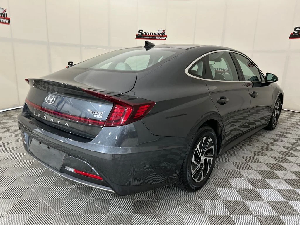 Certified Used 2022 Gray Hyundai Blue image 5