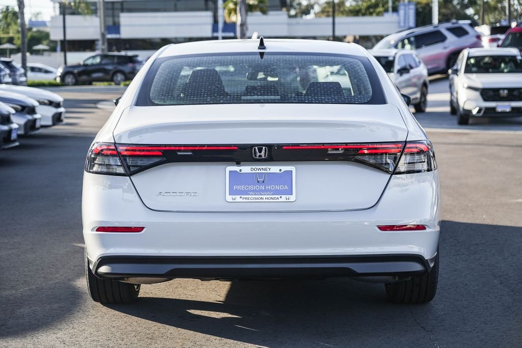 New 2026 Platinum White Pearl Honda SE image 8
