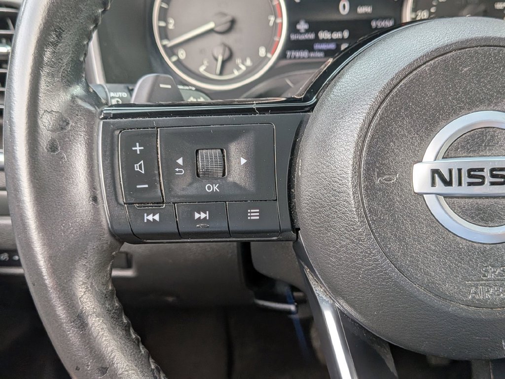 Used 2021 Orange Nissan SL image 22