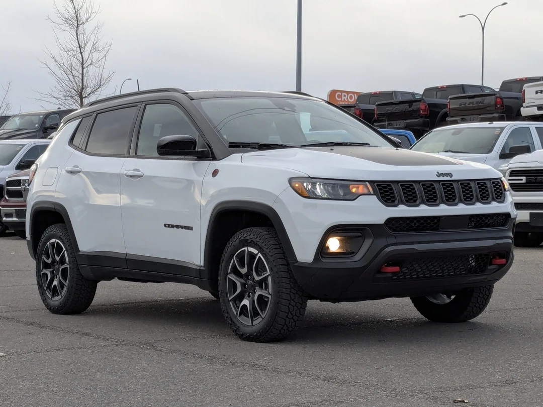 New 2026 White Jeep Trailhawk - - 4x4 - Sun Sound & Nav Group - Pano Roof - Alpine Speakers & More! image 2