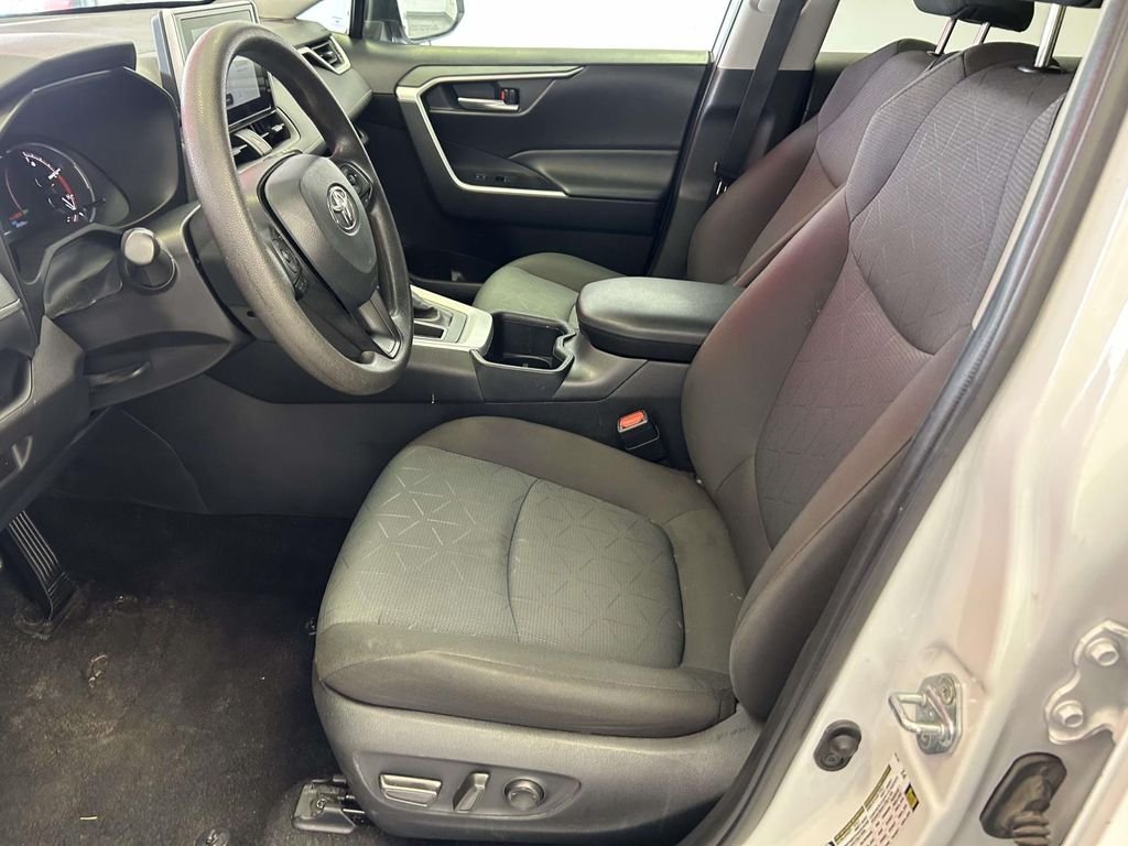 Used 2025 White Toyota XLE image 15
