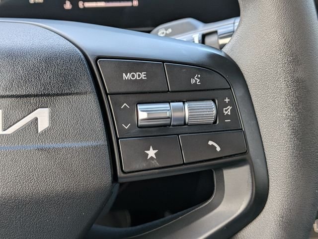 New 2026 Snow White Pearl Kia LX image 25