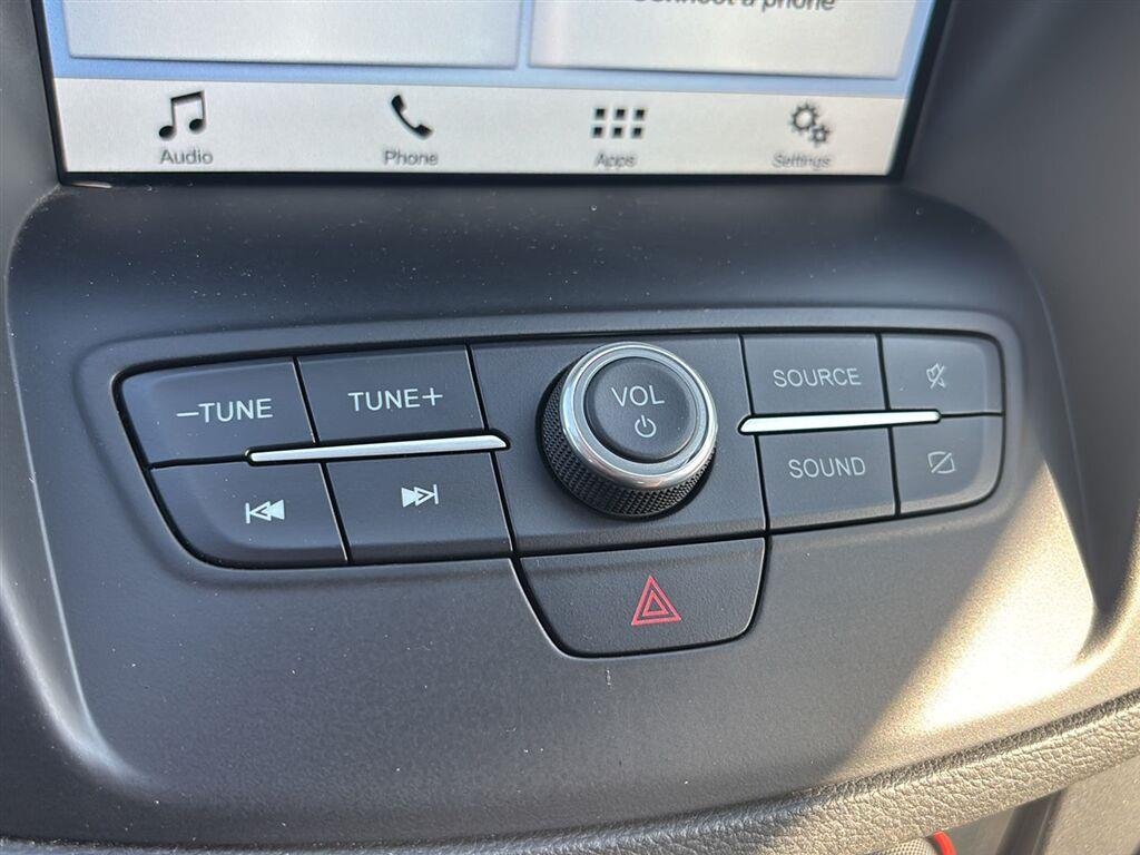 Used 2019 Oxford White Ford SE image 15