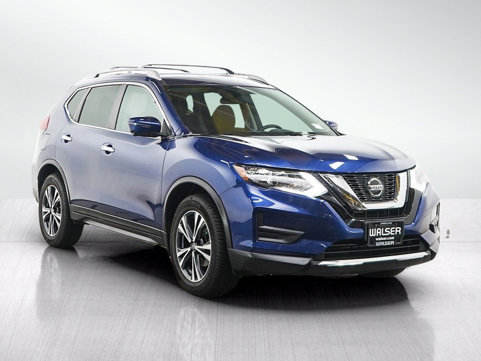 Used 2019 Caspian Blue Metallic Nissan AWD SV image 5
