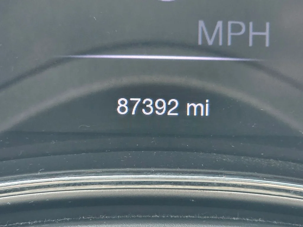 Used 2019 Gray Jeep Altitude image 22