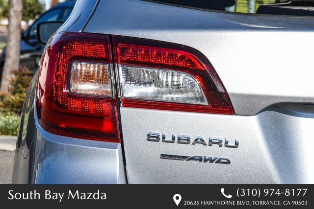 Used 2015 Silver Subaru 2.5i Premium image 9