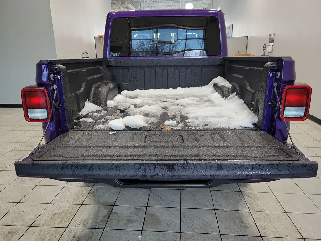 New 2026 Reign Exterior Paint Jeep Sahara image 8