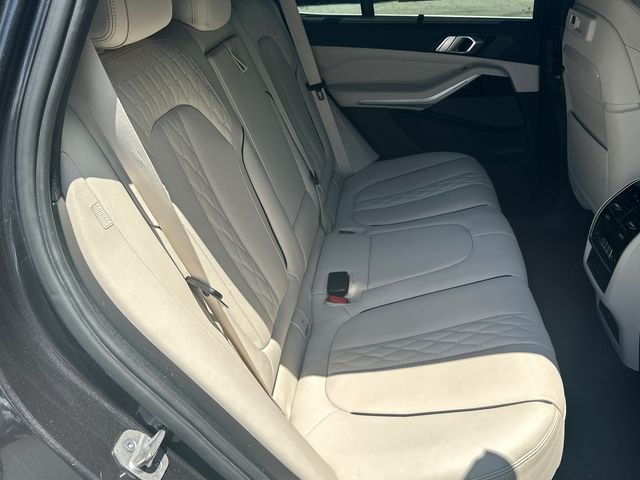 Used 2021 Gray BMW xDrive40i image 15