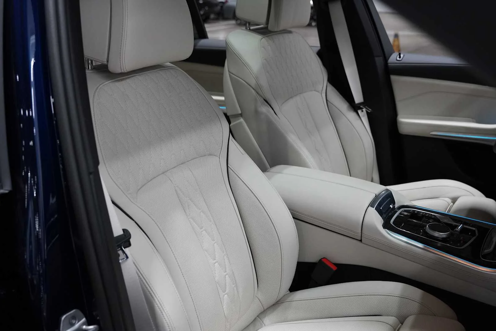 2026 BMW X5 M60i - Photo 7