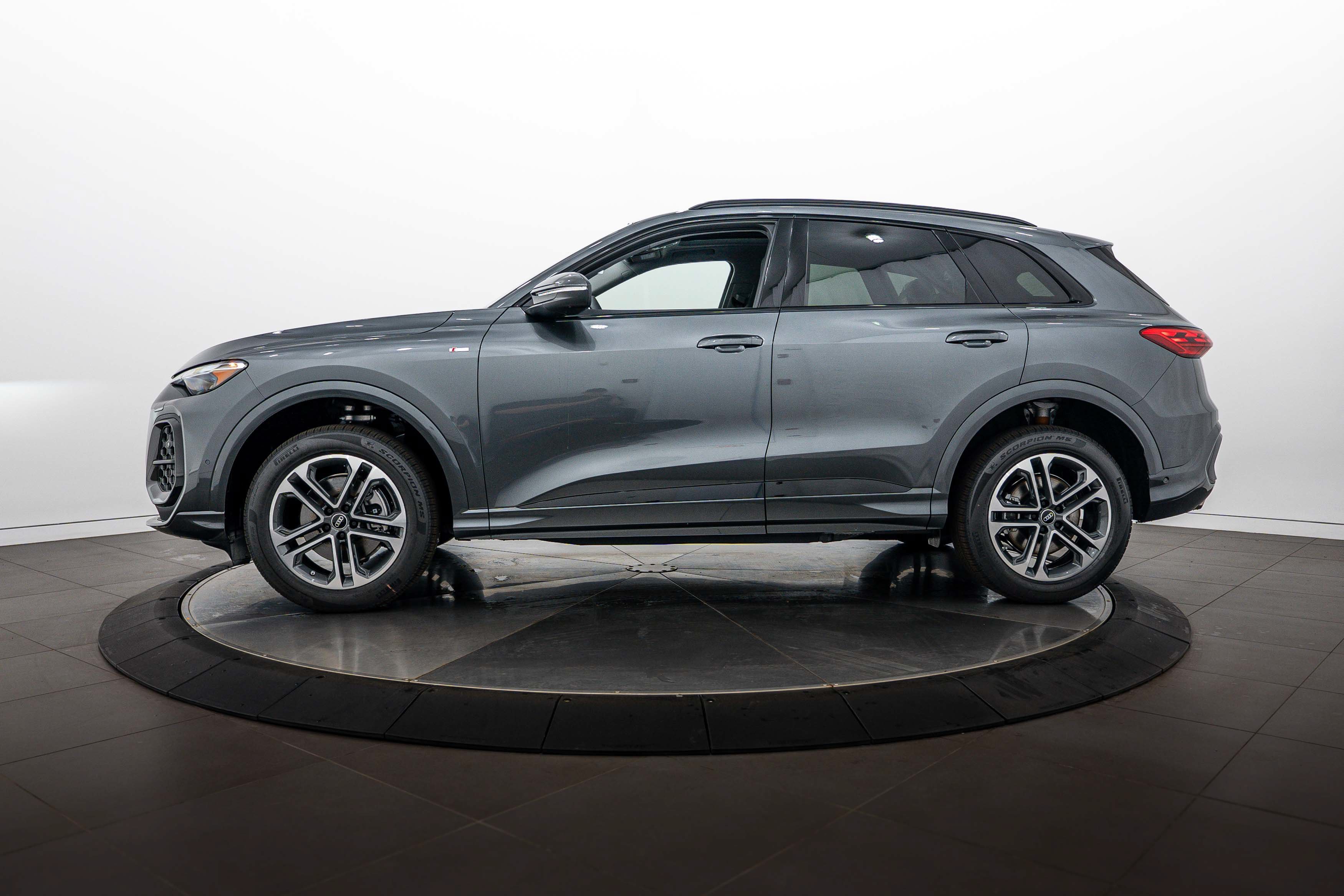 New 2026 Daytona Gray Audi Premium image 6