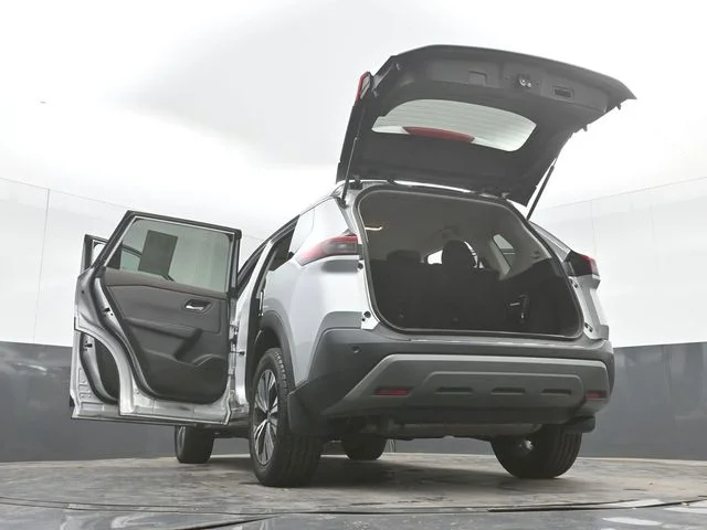Used 2022 Silver Nissan SV image 52