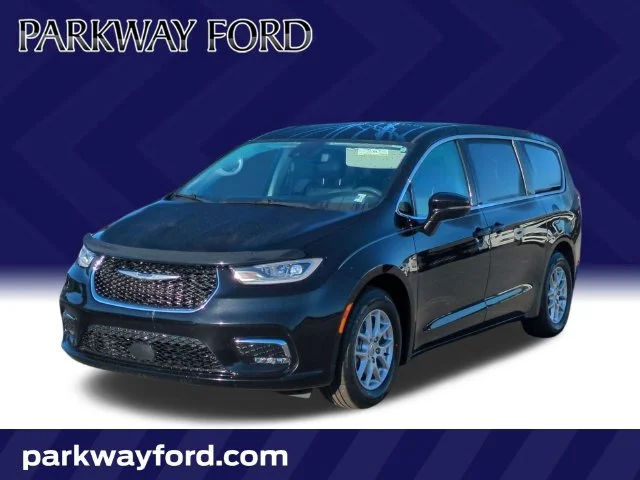 Used 2024 Black Chrysler Touring L image 1