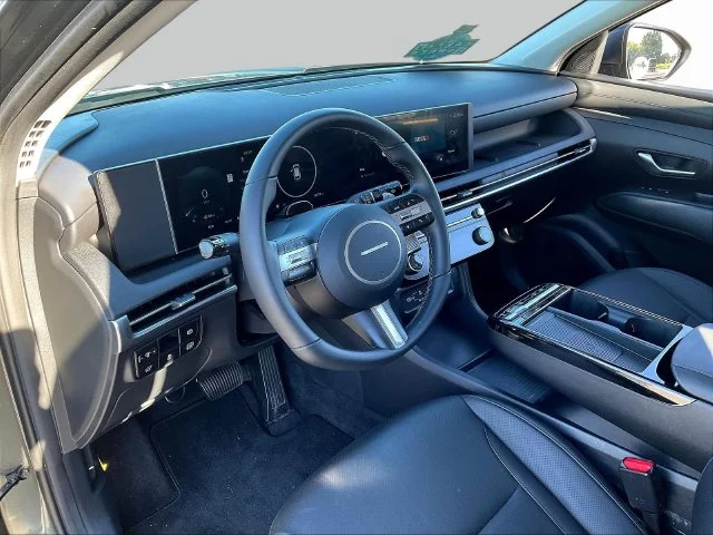 Used 2025 Gray Hyundai SEL Convenience image 19