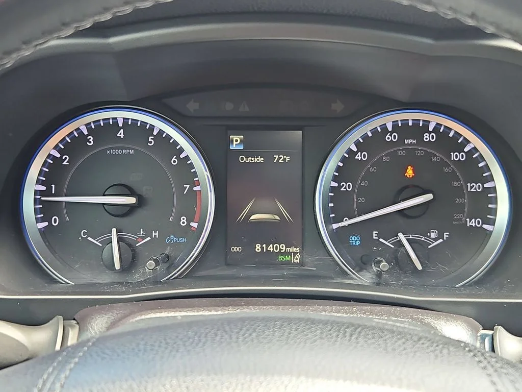 Used 2019 Salsa Red Pearl Toyota XLE image 15