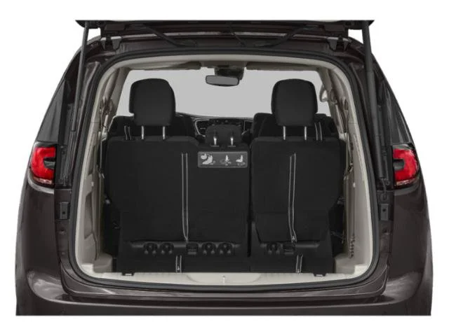 Used 2022 Silver Mist Clearcoat Chrysler Touring L image 14