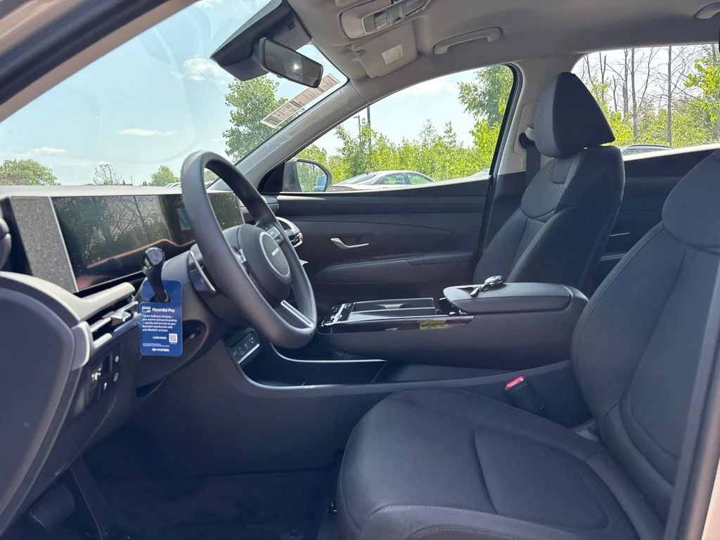 New 2026 Silver Hyundai Blue SE image 10