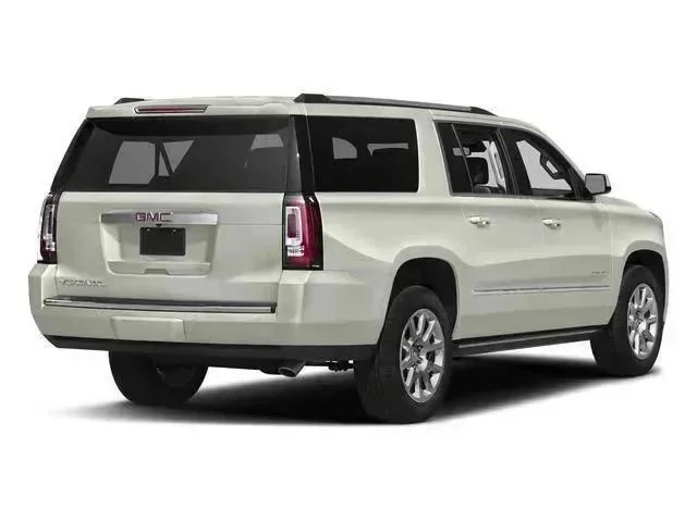 Used 2017 White GMC Denali image 3