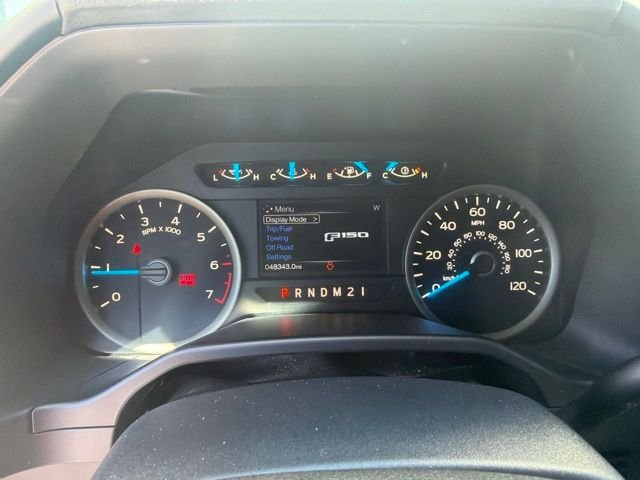 Used 2016 Magnetic Metallic Ford XLT image 8
