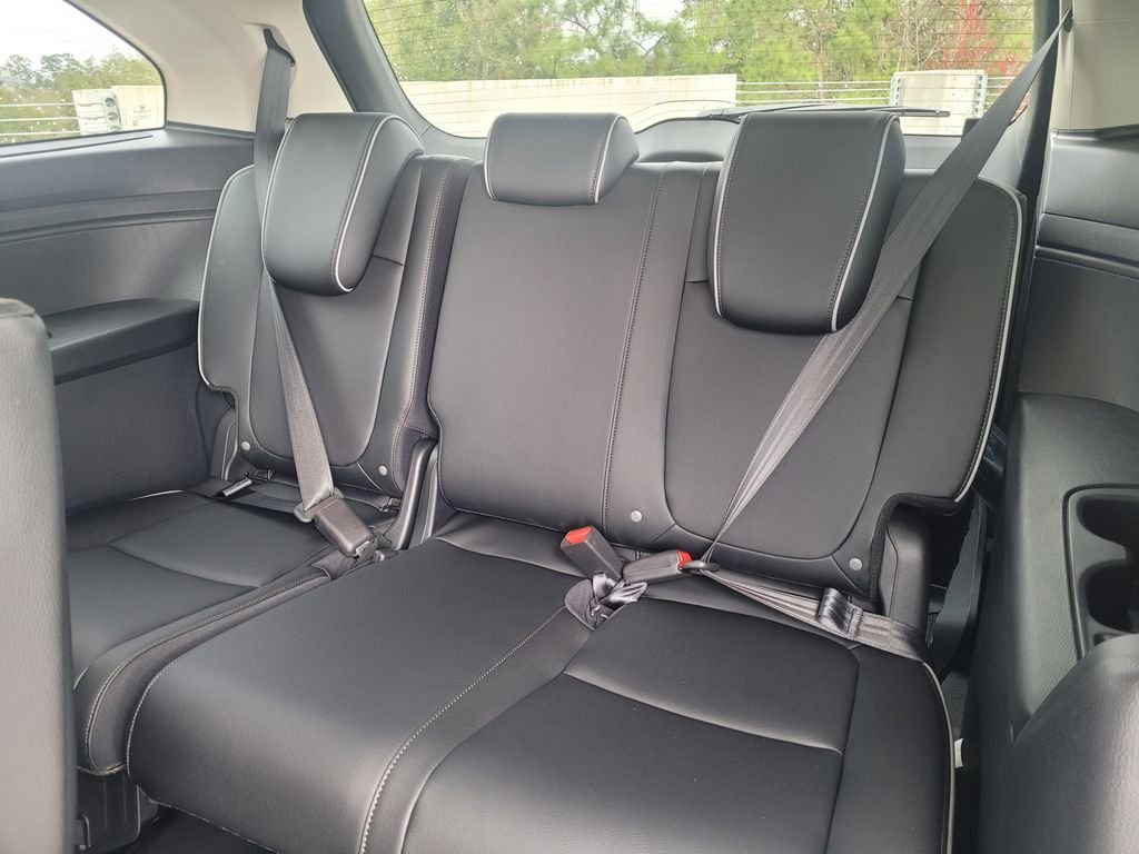 New 2026 Sonic Gray Pearl Honda Touring image 16