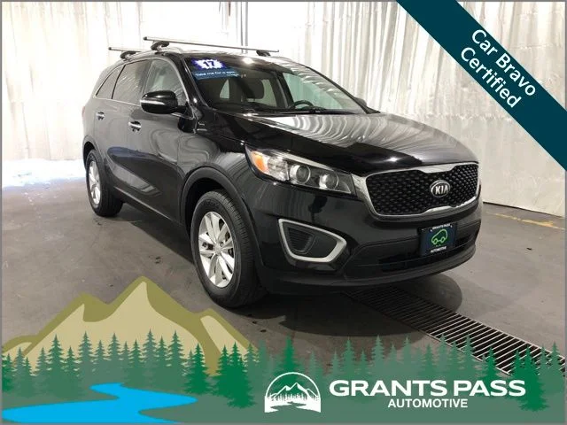 2017 Kia Sorento LX AT's photo