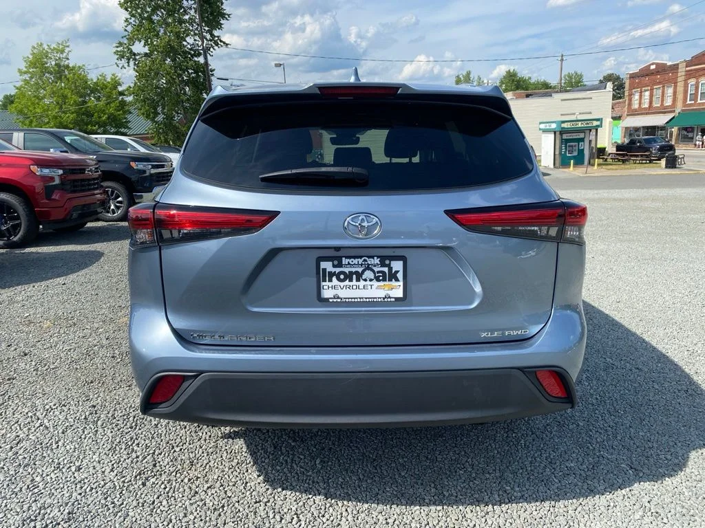 2021 Toyota Highlander XLE - Photo 4