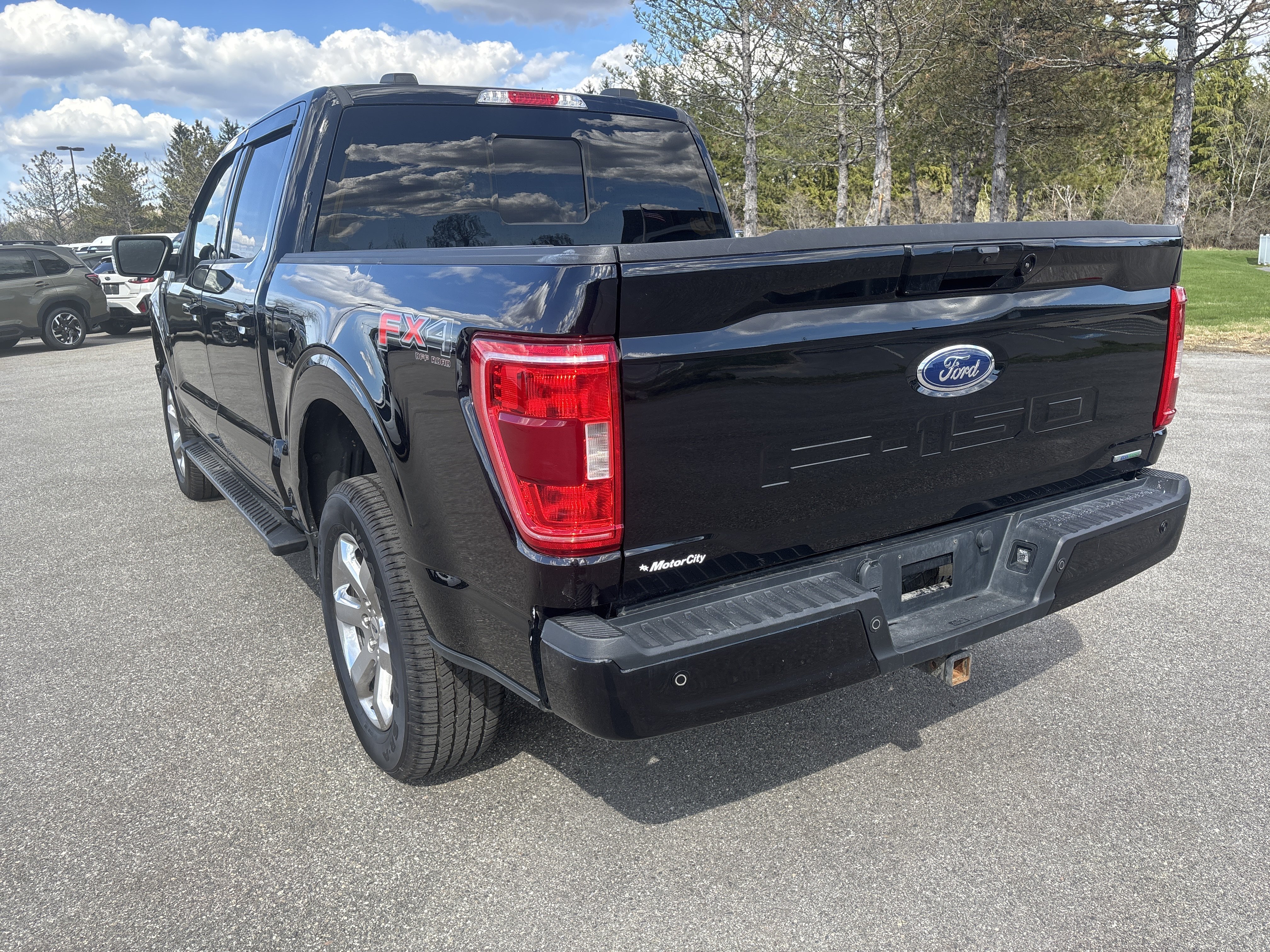 Used 2022 Agate Black Metal Ford XLT image 3