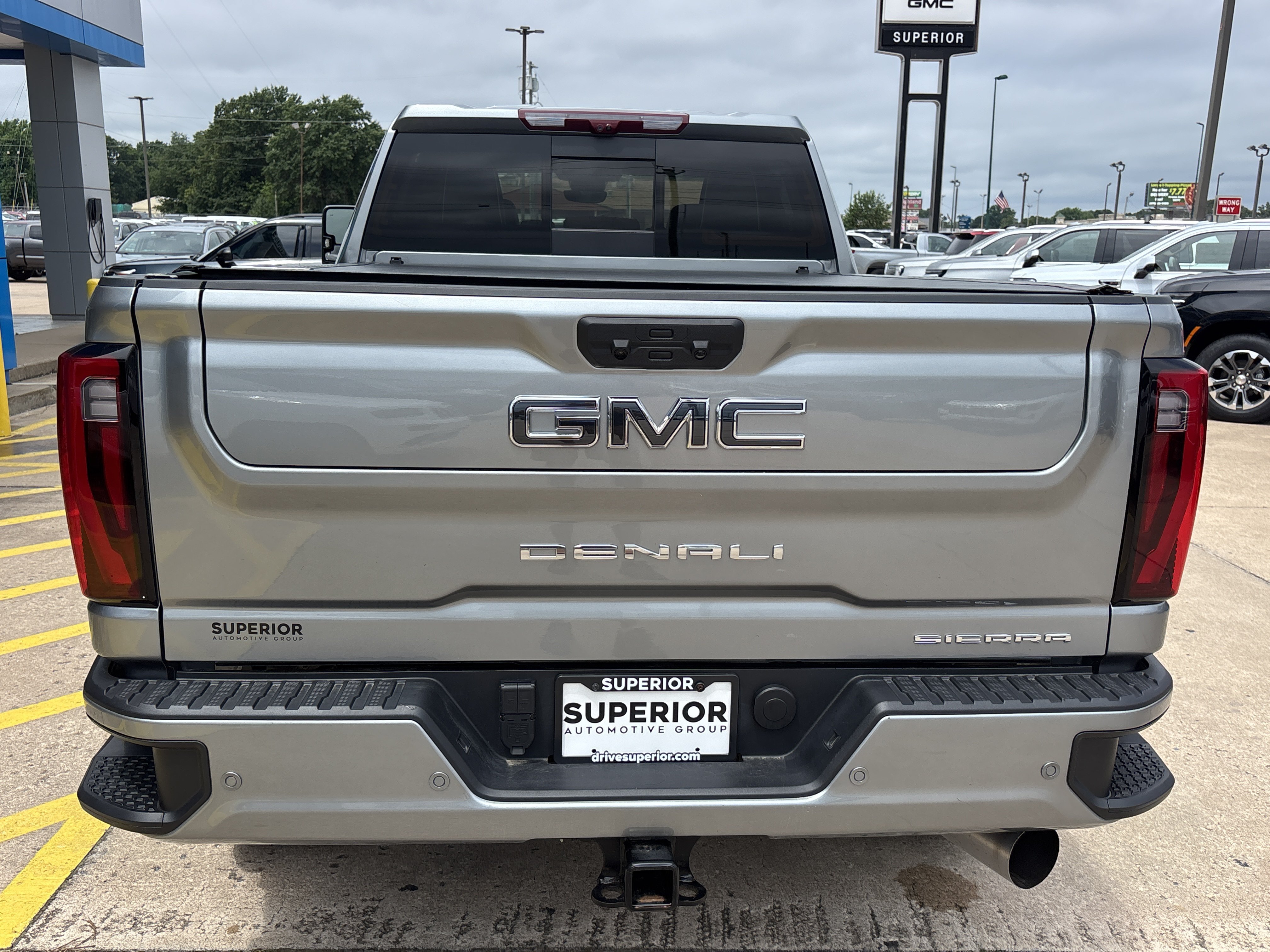Used 2025 Sterling Metallic GMC Denali Ultimate image 4