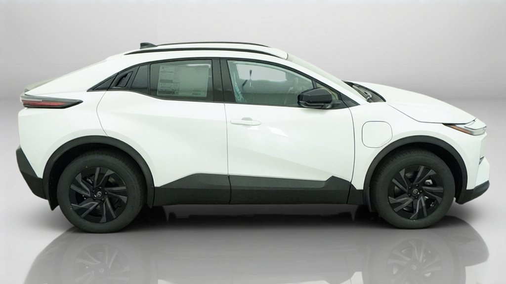 2026 Toyota C-HR SE - Photo 23
