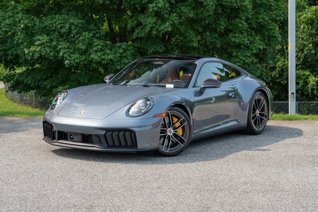 2026 Porsche 911 Carrera 4 GTS